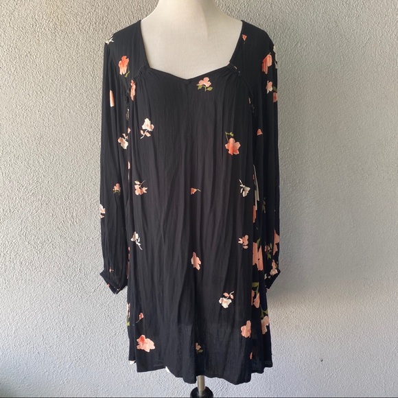Billabong Dresses & Skirts - BILLABONG NWT Black Floral Dress